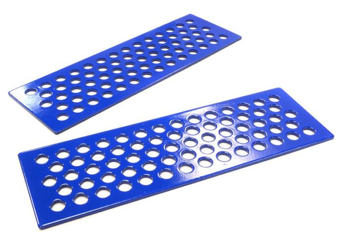 Realistic Alloy Vehicle Extraction & Recovery Boards for 1/10 Scale Off-Road - Image 1